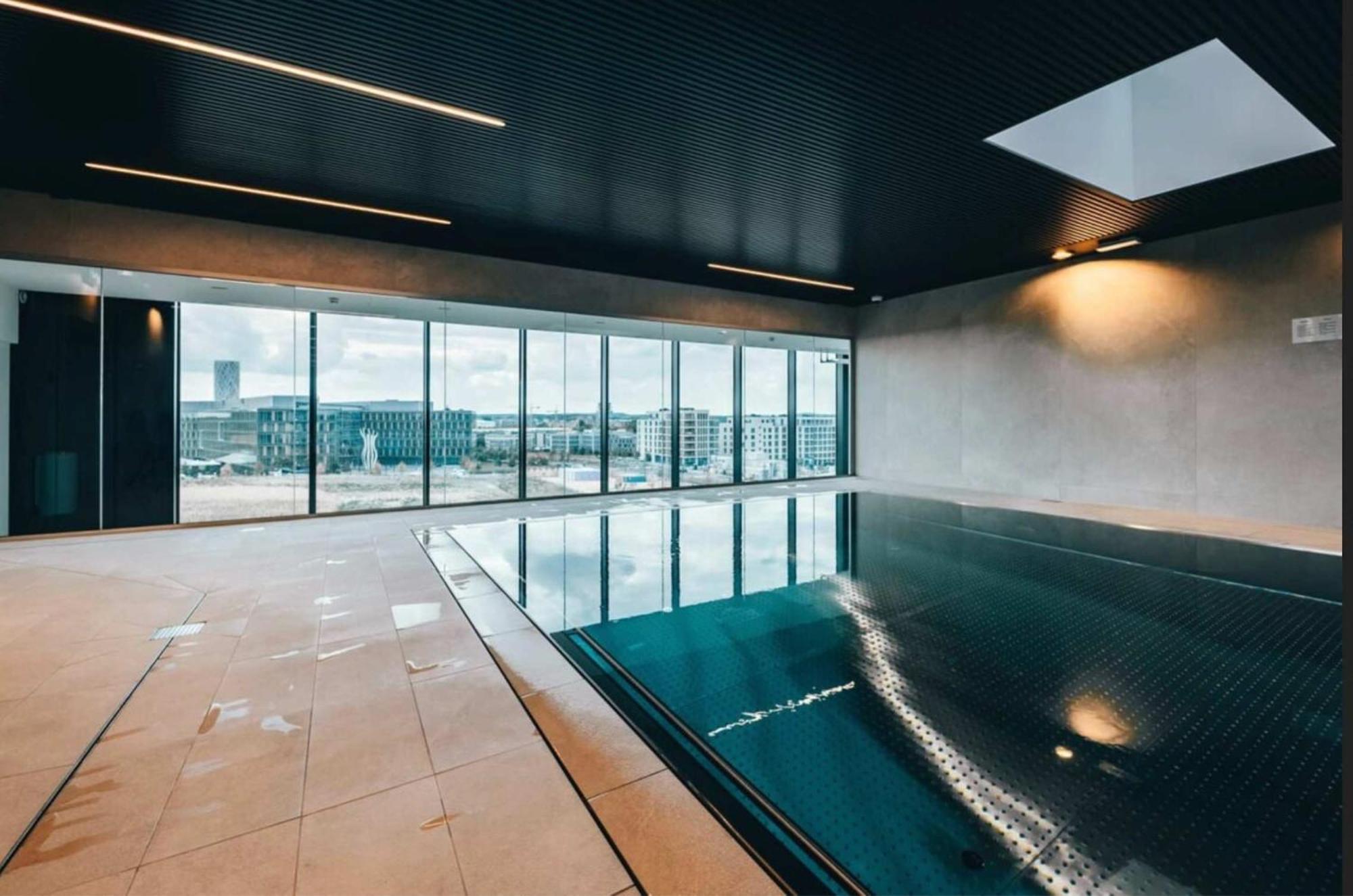 Modern 2BR Apartment with Pool & City Views Lucembursko Exteriér fotografie